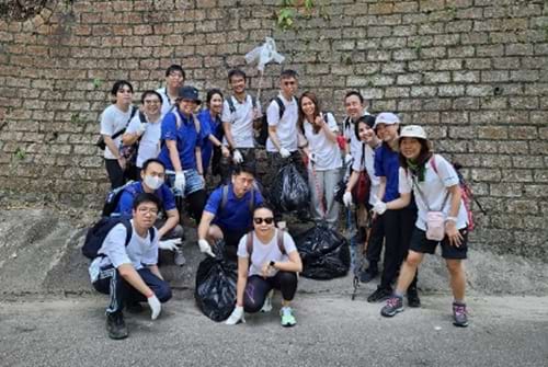Cleaning-Local-Hiking-Trails