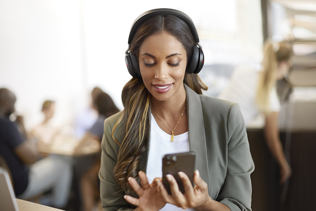 Jabra-Evolve2-link-image Jabra-Evolve2-link-image